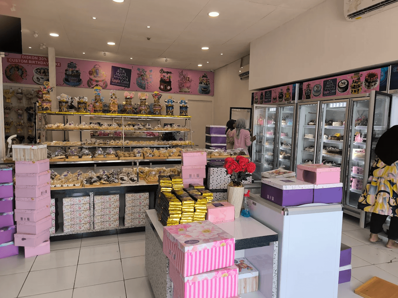 Layla Cake Pisangan outlet